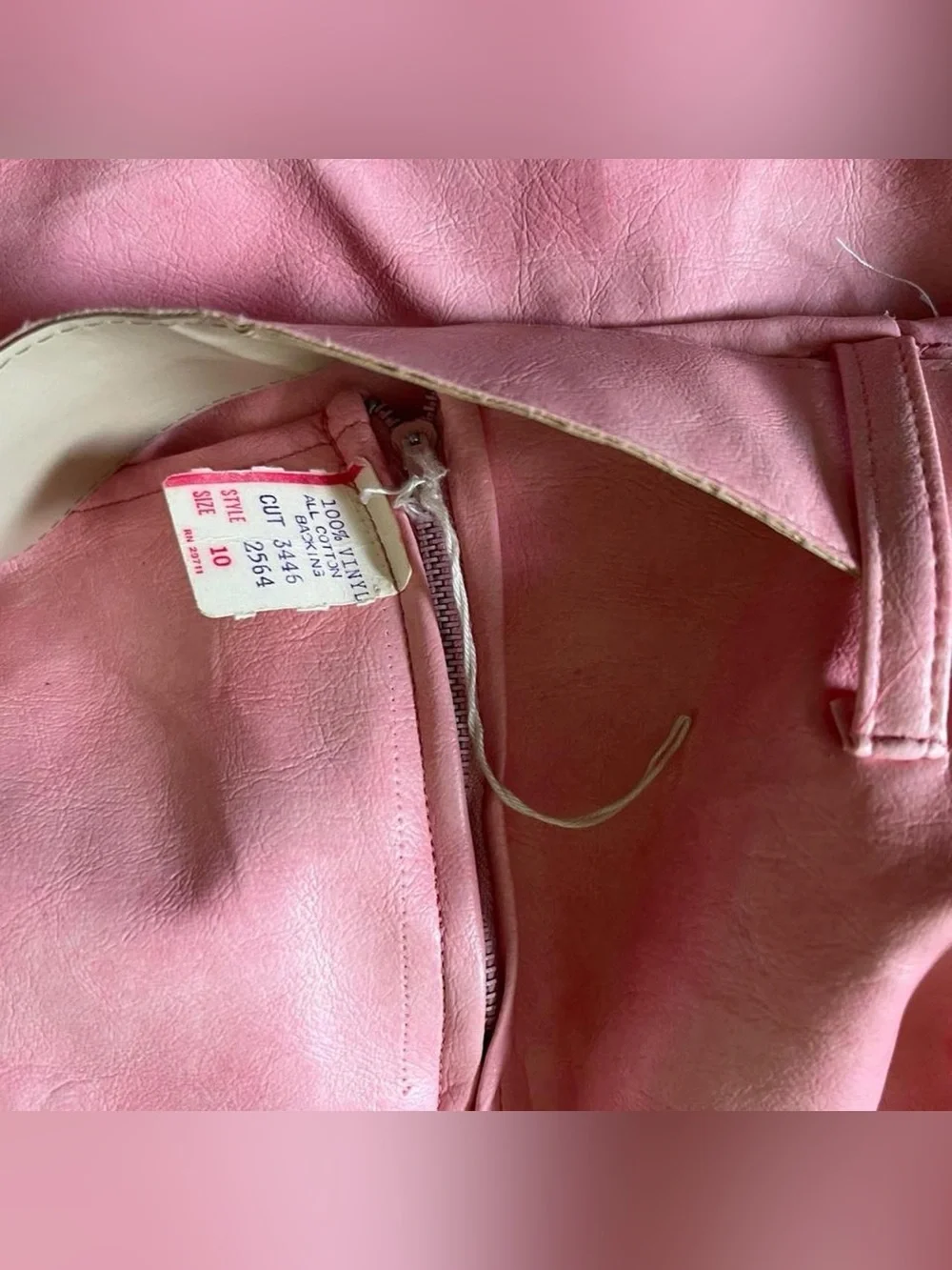TRUE VINTAGE • RARE DEADSTOCK 60s Mod Go-Go Pink Vinyl Mini Skirt O-Ring Belt XS